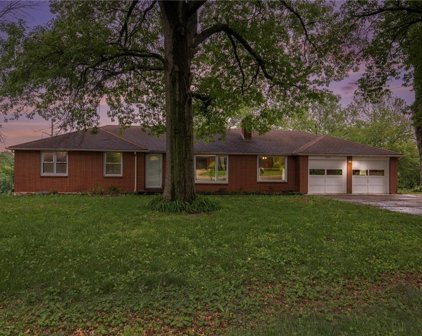 5025 Black Swan Drive, Shawnee