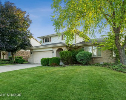 10S510 Thames Drive, Downers Grove