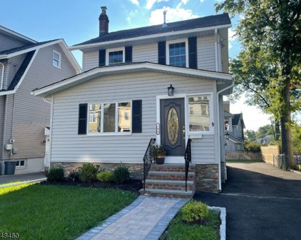 108 Boyden Ave, Maplewood Twp.