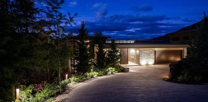 2929 Kadenwood Drive, Whistler