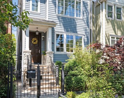3110 N Southport Avenue, Chicago