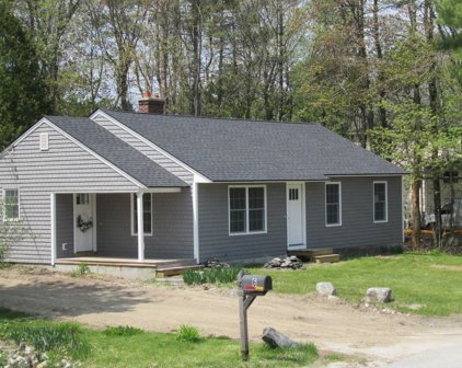 6 County Road, Raymond