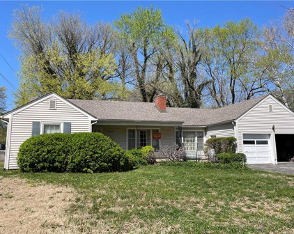5416 W 72nd Street, Prairie Village
