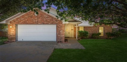 706 Rolling Hills  Drive, Hewitt
