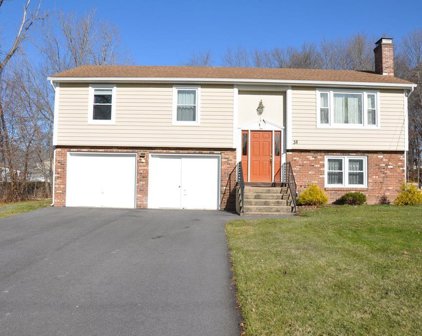 38 Humphrey Lane, West Springfield