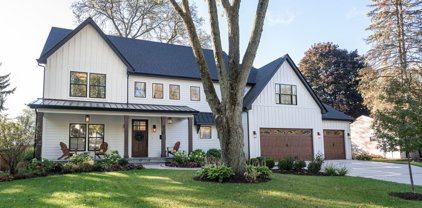 601-1 Harger Road, Oak Brook