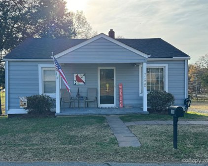 798 Davis Se Street, Concord