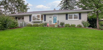 5601 Lee Avenue, Downers Grove