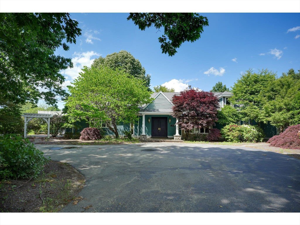 3 Lane, Framingham, 01702