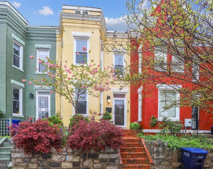 1446 SE E  Se Street, Washington