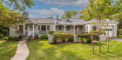 9225 Levelle Dr, Chevy Chase