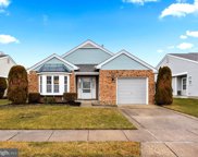 985 Larkspur Pl N, Mount Laurel image