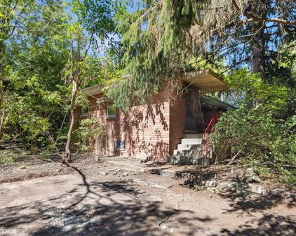 7128 Wolf Road, Burr Ridge