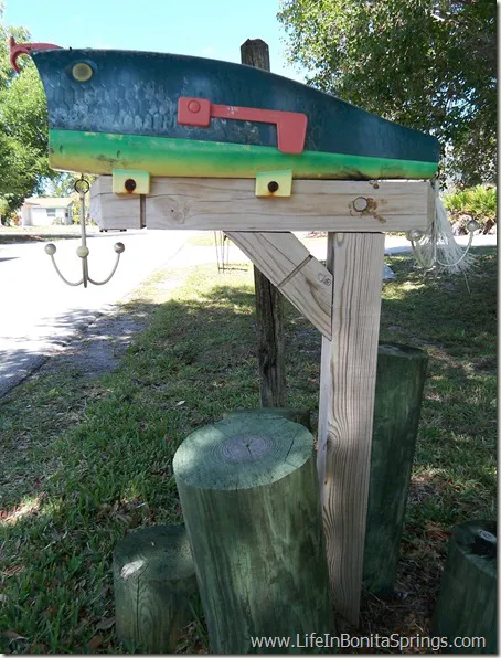 Bonita Shores Lure Mailbox