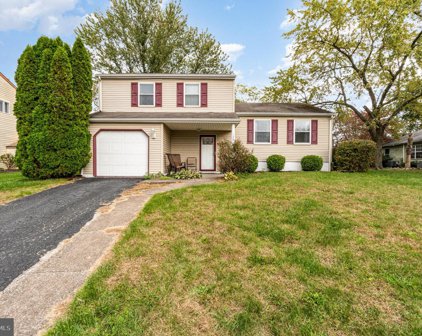136 Huntley Dr, Harrisburg