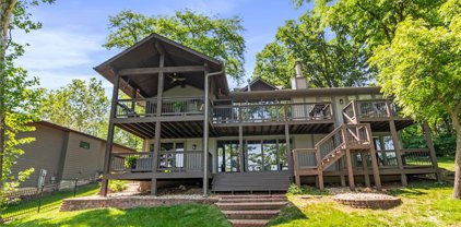 8121 NW Hillside Drive, Weatherby Lake