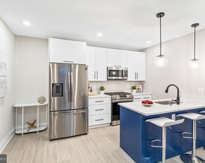 1102 Staples St Ne Unit #1, Washington