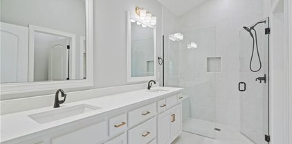 2126 NW Ashurst Drive, Lee's Summit