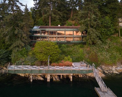 5375 Kew Cliff Road, West Vancouver