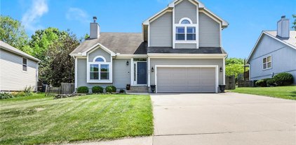 407 NE Victoria Drive, Lee's Summit