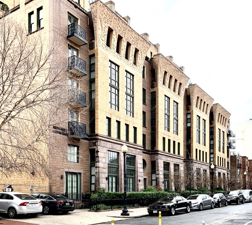 Condos With Walk In Closets In Washington Dc