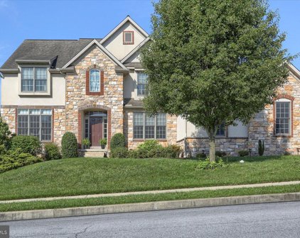 5695 Charlton   Way, Mechanicsburg