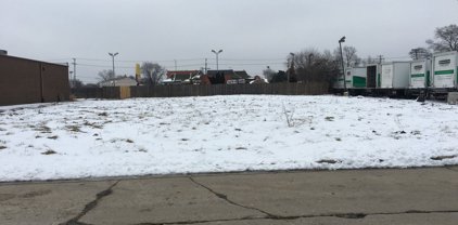 909 N Addison Avenue, Elmhurst
