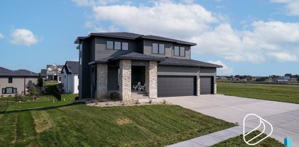 7404 E Shadow Pine Cir, Sioux Falls