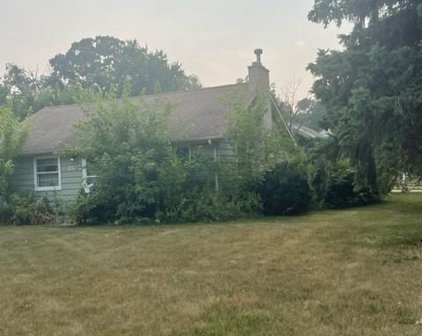 1335 Hampshire Avenue N, Golden Valley