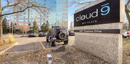 5601 Smetana Drive Unit #304, Minnetonka