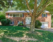 322 Broadleaf  Ne Drive NE, Vienna image
