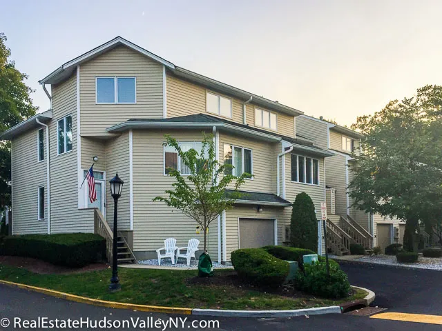Village Green Townhomes for Sale in Bardonia NY