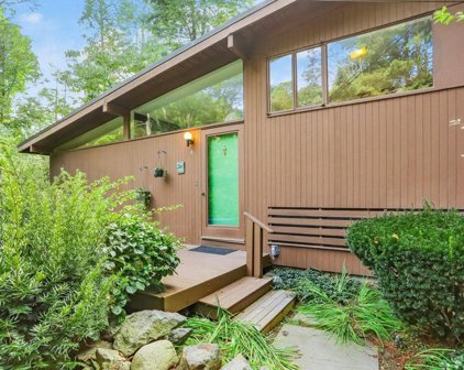 4 Trotting Horse Dr, Lexington