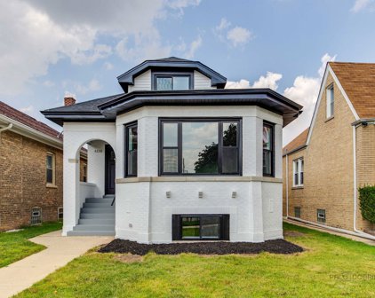 6110 W Wellington Avenue, Chicago