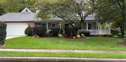 335 E Meadow Dr, Mechanicsburg