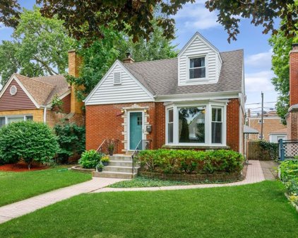2014 Dobson Street, Evanston