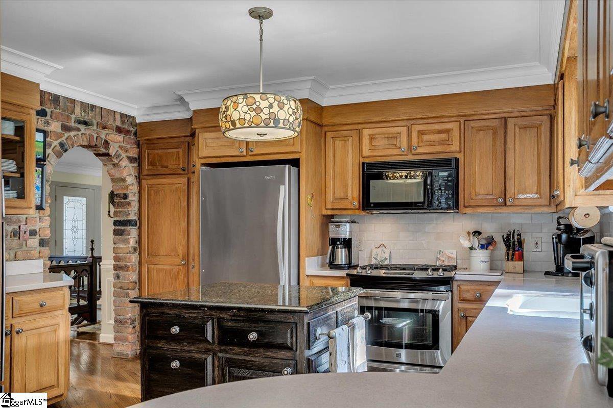 MLS 1522255 Gower Estates 33 Ponderosa Road, Greenville Property