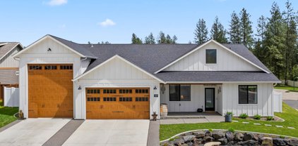 1100 N Main St, Deer Park