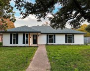5406 Lake Crest  Drive, Waco image