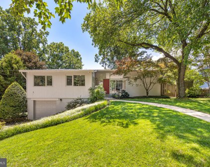 5407 Uppingham St, Chevy Chase