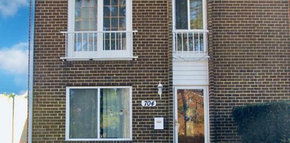704 W Side Dr Unit #4A, Gaithersburg