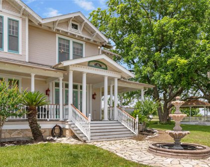 1305 Live Oak Lane, Brenham