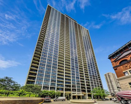 1560 N Sandburg Terrace Unit #811J, Chicago