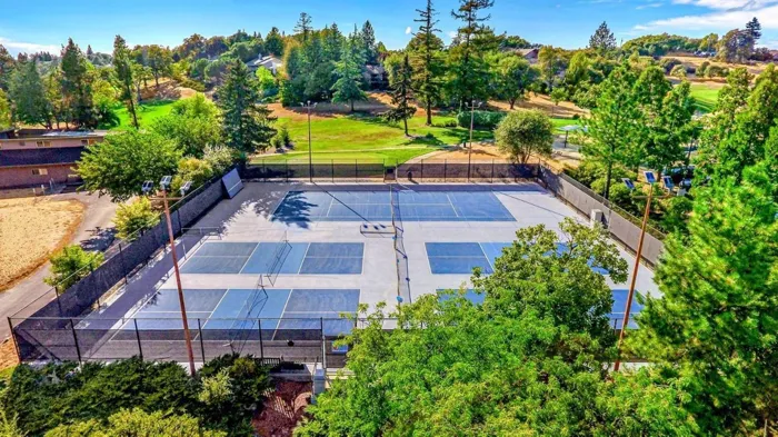Homes for sale Cool CA - Auburn Lake Trails amenities