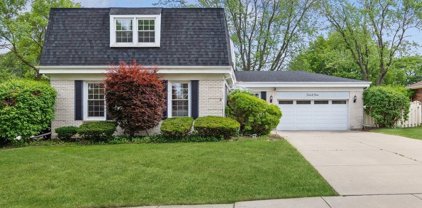 1005 W Brittany Drive, Arlington Heights