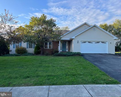 12 Arlington Dr, Carlisle