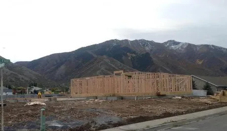 New homes in Mapleton under construction