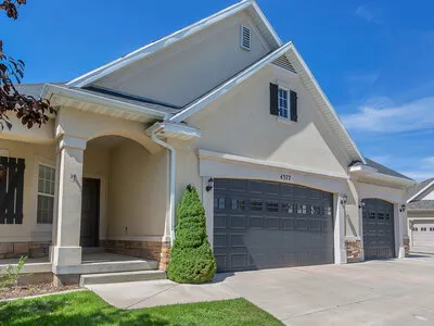Country Run neighborhood homes at Traverse Mountain