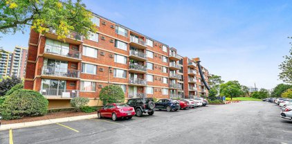 2200 S Stewart Avenue Unit #1M, Lombard