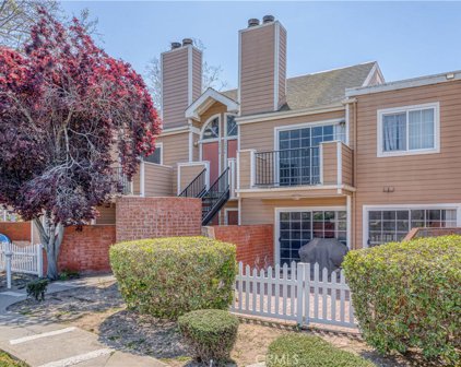 2404 Village, Santa Maria